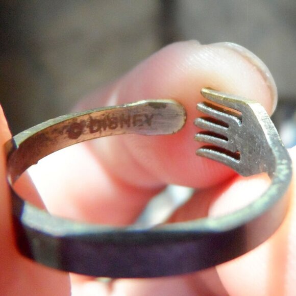 DISNEY Fork Ring sz 7 Dark colored metal - Picture 2 of 6